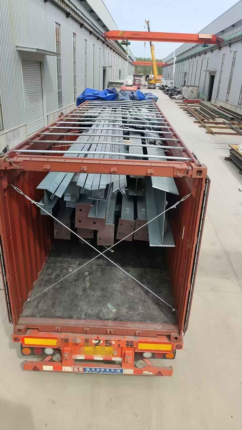 Polad quruluşu üzvlərini Taylanda göndərdi